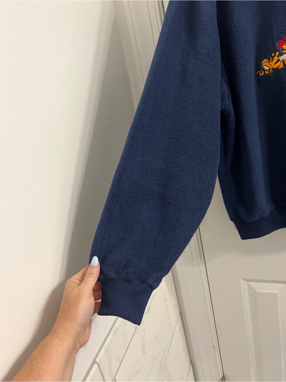 Official Disney-world Winnie the Pooh Navy- Cloud Soft Sweatshirt- Medium - Picture 4 of 5